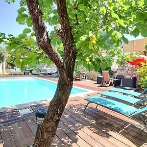 Hébergement de vacances 3 Ideale Groupe Piscine Parking Gratuit, Marseille